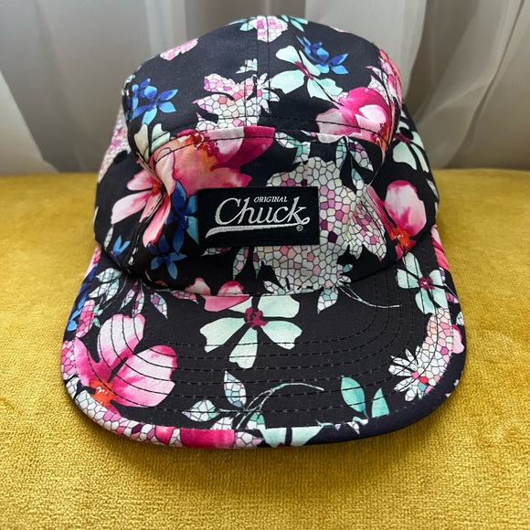 Original Chuck Hawaiian hat - Picture 1 of 6
